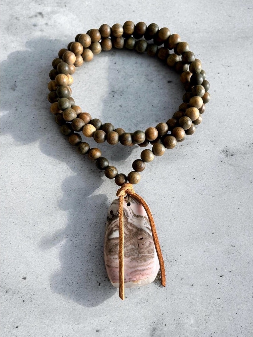 Natural Sandalwood Bead Necklace with Pink and Brown Stone Agate Pendant